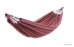 Hamac Simple Violet Confortable Et Stable Il Convient Aux Grands Comme Aux Enfants.
