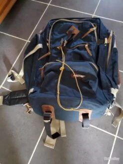 Grand Sac De Randonnée Eastpak 65Ltrès Bon état Très Solide